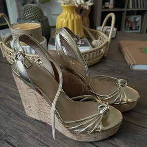 Aldo Wedges gold size 6